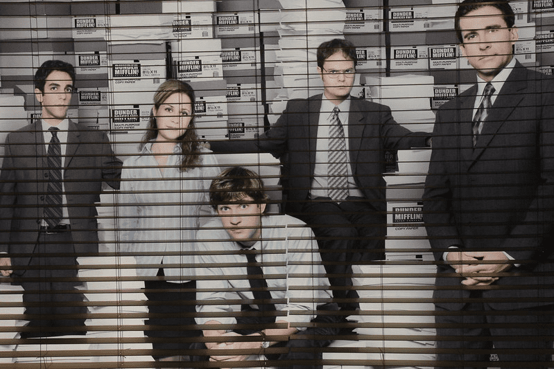 Poster com elenco da série The Office